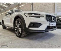 Volvo V 60 V60 Cross Country Pro D4 AWD Automatico de 2019 con 91.467 Km por 33.850 EUR. en Navarra