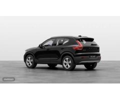Volvo XC40 2.0 B3 CORE AUTO 163 5P de 2024 con 21.640 Km por 33.900 EUR. en Cadiz