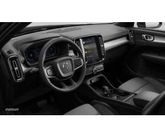 Volvo XC40 2.0 B3 CORE AUTO 163 5P de 2024 con 21.640 Km por 33.900 EUR. en Cadiz