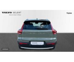 Volvo XC40 1.5 T2 CORE AUTO 129 5P de 2024 con 10.411 Km por 31.900 EUR. en Malaga