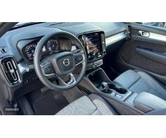 Volvo XC40 1.5 T2 CORE AUTO 129 5P de 2024 con 10.411 Km por 31.900 EUR. en Malaga