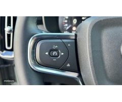 Volvo XC40 1.5 T2 CORE AUTO 129 5P de 2024 con 10.411 Km por 31.900 EUR. en Malaga