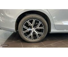 Volvo V 60 2.0 B4 D CORE AUTO 197 5P de 2024 con 19.186 Km por 37.900 EUR. en Malaga