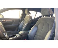 Volvo XC40 1.5 T3 R-DESIGN AUTO 5P de 2020 con 118.350 Km por 27.800 EUR. en Murcia