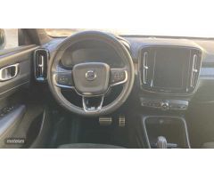 Volvo XC40 1.5 T3 R-DESIGN AUTO 5P de 2020 con 118.350 Km por 27.800 EUR. en Murcia