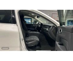 Volvo XC 60 2.0 B4 D CORE AUTO 5P de 2023 con 12.022 Km por 41.500 EUR. en Madrid