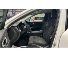 Volvo XC 60 2.0 B4 D CORE AUTO 5P de 2023 con 12.022 Km por 41.500 EUR. en Madrid