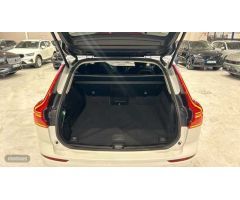 Volvo XC 60 2.0 B4 D CORE AUTO 5P de 2023 con 12.022 Km por 41.500 EUR. en Madrid