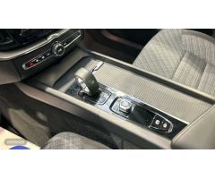 Volvo XC 60 2.0 B4 D CORE AUTO 5P de 2023 con 12.022 Km por 41.500 EUR. en Madrid