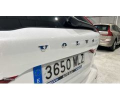 Volvo XC 60 2.0 B4 D CORE AUTO 5P de 2023 con 12.022 Km por 41.500 EUR. en Madrid