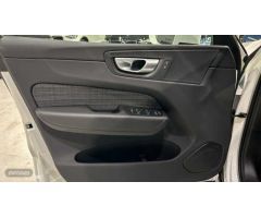 Volvo XC 60 2.0 B4 D CORE AUTO 5P de 2023 con 12.022 Km por 41.500 EUR. en Madrid