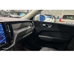 Volvo XC 60 2.0 B4 D CORE AUTO 5P de 2023 con 12.022 Km por 41.500 EUR. en Madrid