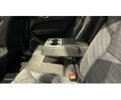 Volvo XC 60 2.0 B4 D CORE AUTO 5P de 2023 con 12.022 Km por 41.500 EUR. en Madrid
