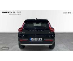 Volvo XC40 1.5 T2 CORE AUTO 5P de 2023 con 13.000 Km por 31.900 EUR. en Madrid