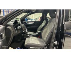 Volvo XC40 1.5 T2 CORE AUTO 5P de 2023 con 13.000 Km por 31.900 EUR. en Madrid