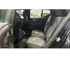 Volvo XC40 1.5 T2 CORE AUTO 5P de 2023 con 13.000 Km por 31.900 EUR. en Madrid