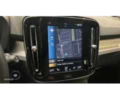 Volvo XC40 1.5 T2 CORE AUTO 5P de 2023 con 13.000 Km por 31.900 EUR. en Madrid