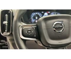 Volvo XC40 1.5 T2 CORE AUTO 5P de 2023 con 13.000 Km por 31.900 EUR. en Madrid