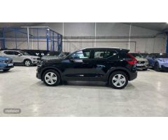 Volvo XC40 1.5 T2 CORE AUTO 5P de 2023 con 13.000 Km por 31.900 EUR. en Madrid