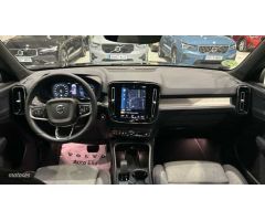 Volvo XC40 1.5 T2 CORE AUTO 5P de 2023 con 13.000 Km por 31.900 EUR. en Madrid