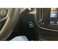 Volvo XC40 1.5 T2 CORE AUTO 5P de 2023 con 13.000 Km por 31.900 EUR. en Madrid