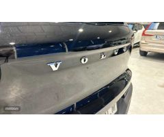 Volvo XC40 1.5 T2 CORE AUTO 5P de 2023 con 13.000 Km por 31.900 EUR. en Madrid