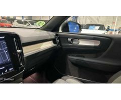 Volvo XC40 1.5 T2 CORE AUTO 5P de 2023 con 13.000 Km por 31.900 EUR. en Madrid