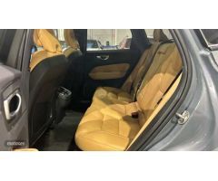 Volvo XC 60 2.0 B4 D ULTIMATE DARK AUTO 4WD 5P de 2023 con 31.800 Km por 56.900 EUR. en Madrid