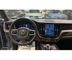 Volvo XC 60 2.0 B4 D ULTIMATE DARK AUTO 4WD 5P de 2023 con 31.800 Km por 56.900 EUR. en Madrid