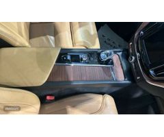 Volvo XC 60 2.0 B4 D ULTIMATE DARK AUTO 4WD 5P de 2023 con 31.800 Km por 56.900 EUR. en Madrid