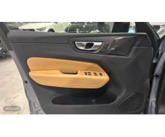 Volvo XC 60 2.0 B4 D ULTIMATE DARK AUTO 4WD 5P de 2023 con 31.800 Km por 56.900 EUR. en Madrid