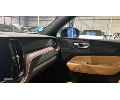 Volvo XC 60 2.0 B4 D ULTIMATE DARK AUTO 4WD 5P de 2023 con 31.800 Km por 56.900 EUR. en Madrid