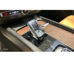 Volvo XC 60 2.0 B4 D ULTIMATE DARK AUTO 4WD 5P de 2023 con 31.800 Km por 56.900 EUR. en Madrid