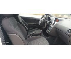 Opel Corsa 1.3 Van Ecoflex Diesel de 2014 con 266.000 Km por 3.650 EUR. en Alicante
