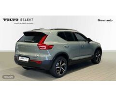 Volvo XC40 XC40 Plus, B3 Mild Hybrid, Gasolina, Dark de 2023 con 30.984 Km por 35.400 EUR. en A Coru