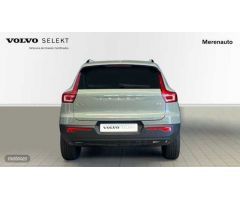 Volvo XC40 XC40 Plus, B3 Mild Hybrid, Gasolina, Dark de 2023 con 30.984 Km por 35.400 EUR. en A Coru
