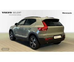 Volvo XC40 XC40 Plus, B3 Mild Hybrid, Gasolina, Dark de 2023 con 30.984 Km por 35.400 EUR. en A Coru