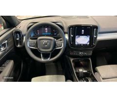 Volvo XC40 XC40 Plus, B3 Mild Hybrid, Gasolina, Dark de 2023 con 30.984 Km por 35.400 EUR. en A Coru