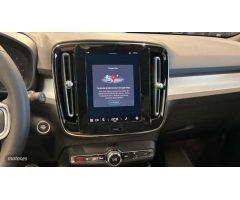 Volvo XC40 XC40 Plus, B3 Mild Hybrid, Gasolina, Dark de 2023 con 30.984 Km por 35.400 EUR. en A Coru