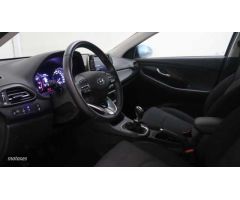 Hyundai i30 1.0 TGDI Klass LR 48V 120 de 2024 con 12.108 Km por 20.500 EUR. en Avila