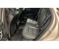 Volvo XC 60 2.0 B4 D PLUS DARK AUTO 197 CV de 2024 con 29.178 Km por 44.500 EUR. en A Coruna