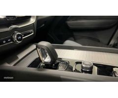 Volvo XC 60 2.0 B4 D PLUS DARK AUTO 197 CV de 2024 con 29.178 Km por 44.500 EUR. en A Coruna