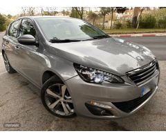 Peugeot 308 1.2 ALLURE LEDS-NAVI-PARK CAM-CAR PLAY de 2016 con 167.000 Km por 5.700 EUR. en Granada