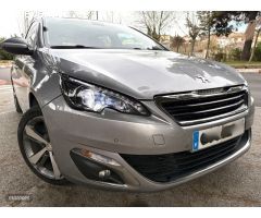Peugeot 308 1.2 ALLURE LEDS-NAVI-PARK CAM-CAR PLAY de 2016 con 167.000 Km por 5.700 EUR. en Granada
