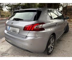 Peugeot 308 1.2 ALLURE LEDS-NAVI-PARK CAM-CAR PLAY de 2016 con 167.000 Km por 5.700 EUR. en Granada