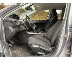 Peugeot 308 1.2 ALLURE LEDS-NAVI-PARK CAM-CAR PLAY de 2016 con 167.000 Km por 5.700 EUR. en Granada