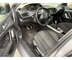 Peugeot 308 1.2 ALLURE LEDS-NAVI-PARK CAM-CAR PLAY de 2016 con 167.000 Km por 5.700 EUR. en Granada