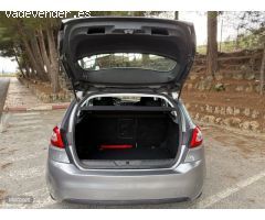 Peugeot 308 1.2 ALLURE LEDS-NAVI-PARK CAM-CAR PLAY de 2016 con 167.000 Km por 5.700 EUR. en Granada