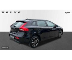 Volvo V 40 2.0 D2 MOMENTUM 120 5P de 2019 con 113.387 Km por 16.900 EUR. en Cordoba