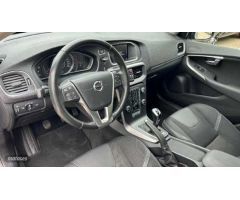 Volvo V 40 2.0 D2 MOMENTUM 120 5P de 2019 con 113.387 Km por 16.900 EUR. en Cordoba